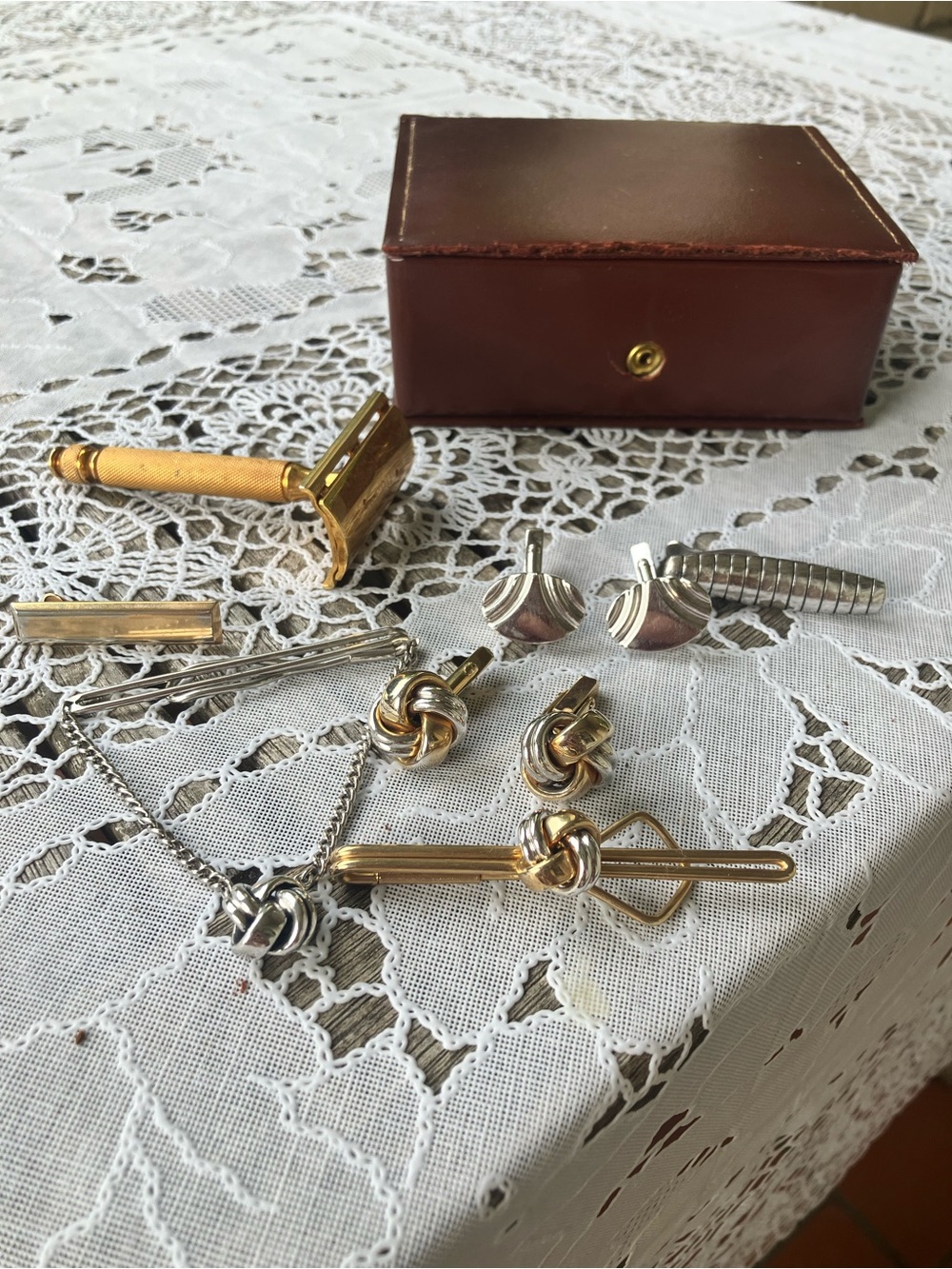 Gold and Silver Men’s Cufflink and Tie Bar Set